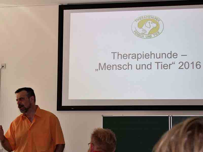 Theorie-Ausbildung Therapiebegleithund